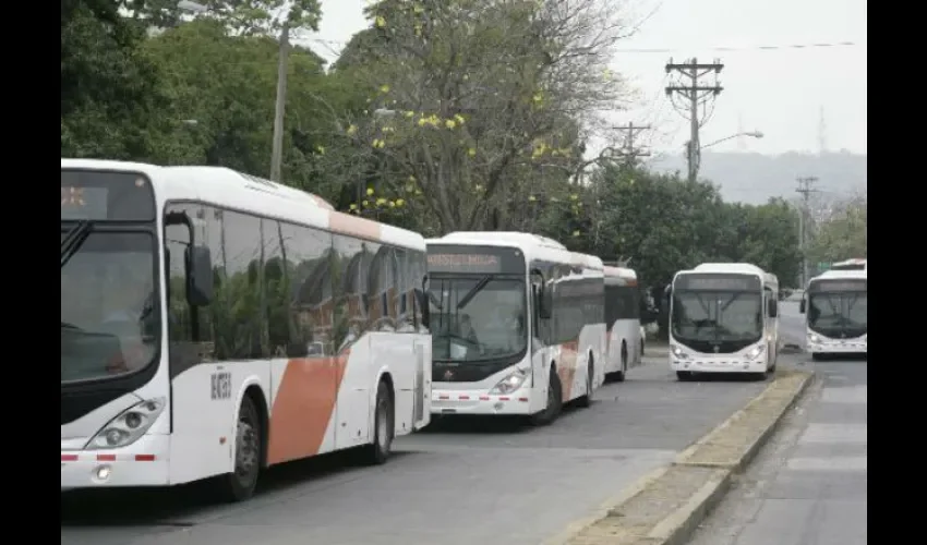 Foto ilustrativa de una unidad del metrobús. 