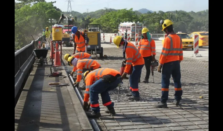 Foto ilustrativa de los trabajos que se realizan en el puente.