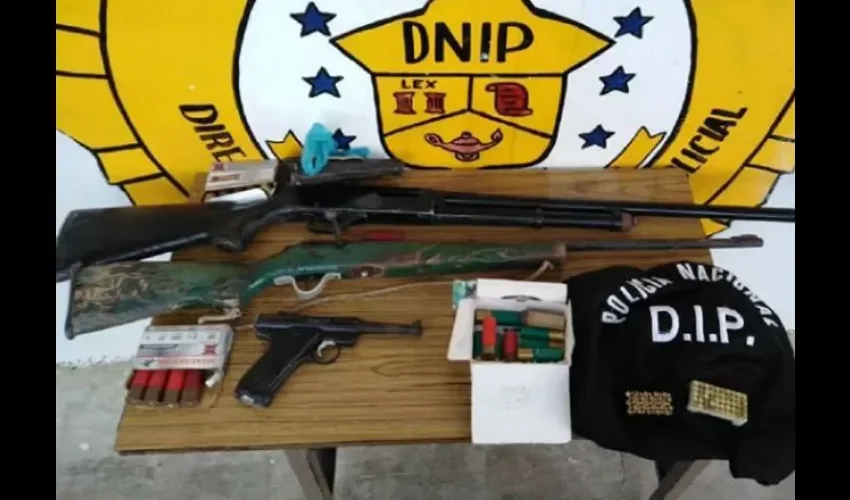 Decomisan armas en Bocas del Toro. 