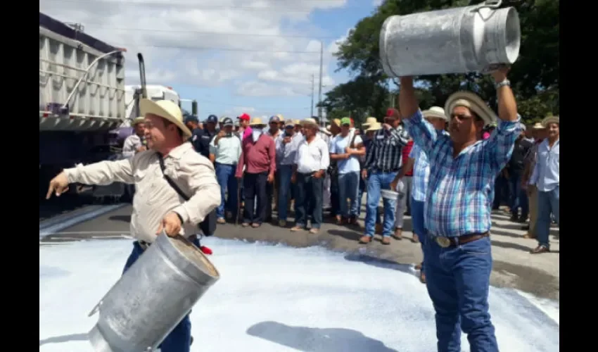 Foto ilustrativa de los productores afectados por la falta de cumplimiento de acuerdos. 