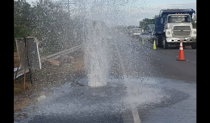 Gran cantidad de agua se perdió. Foto: Thays Domínguez 