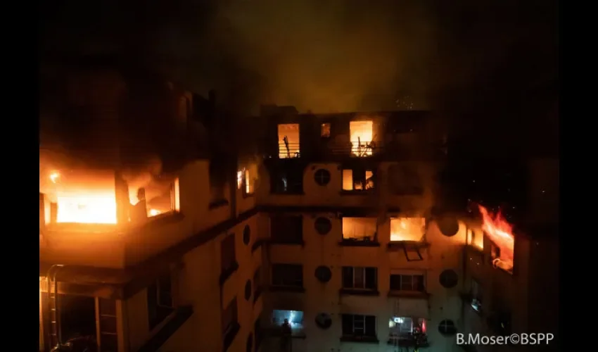 Incendio en Paris. 