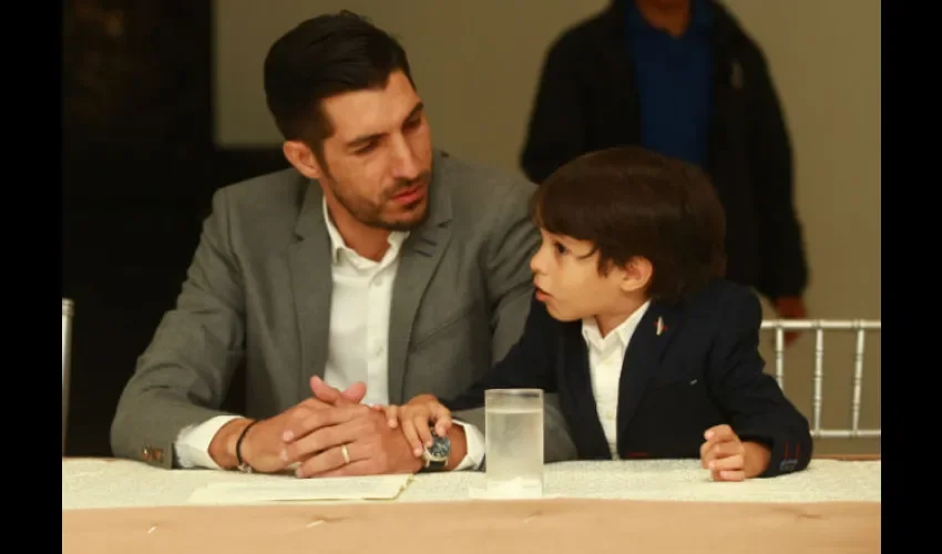 Jaime Penedo junto a Matías./Anayansi Gamez