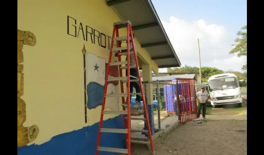 Foto ilustrativa del estado de una de las escuelas en Colón. 