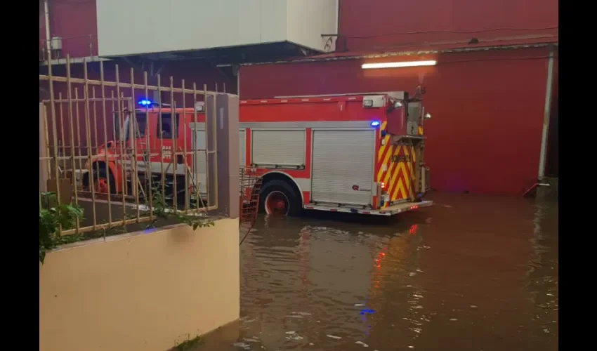 Cuerpo de Bomberos de Panamá se acercó al área. Foto: Cortesía