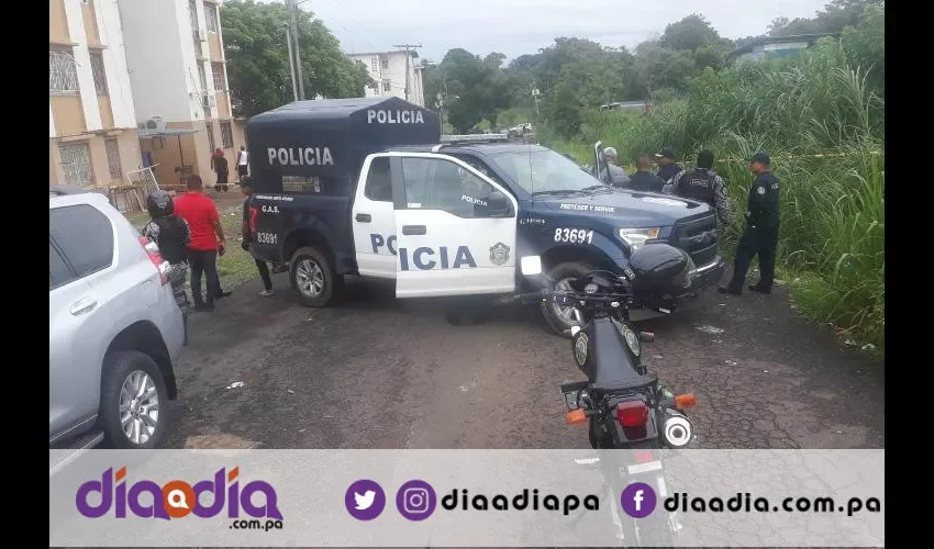 El cuerpo estaba en medio de un herbazal. Foto: Jesús Simmons