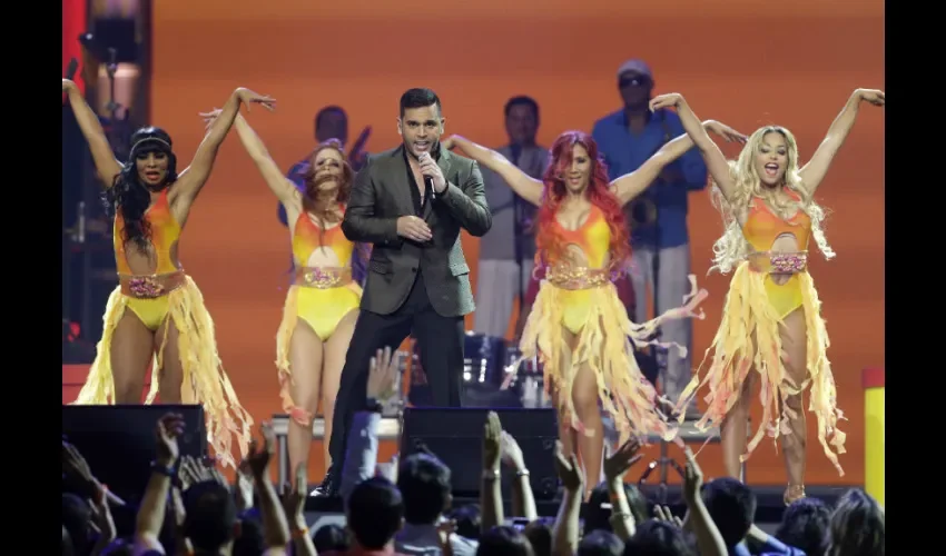 Tito El Bambino. 