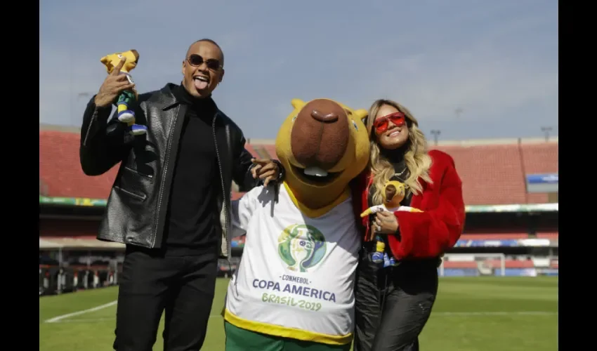 Zizito,mascota oficial de la Copa América junto a Karol G y Leo Santana autores del tema oficial del torneo. Foto: Cortesía