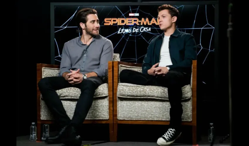 Foto ilustrativa de Tom Holland y Jake Gyllenhaal. 