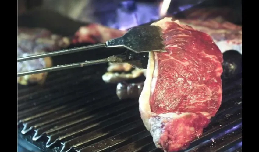 El crecimiento de la industria de carne de res de Brasil ha sido impulsado en parte por la fuerte demanda de Asia, principalmente China y Hong Kong. Foto: CNN en Español