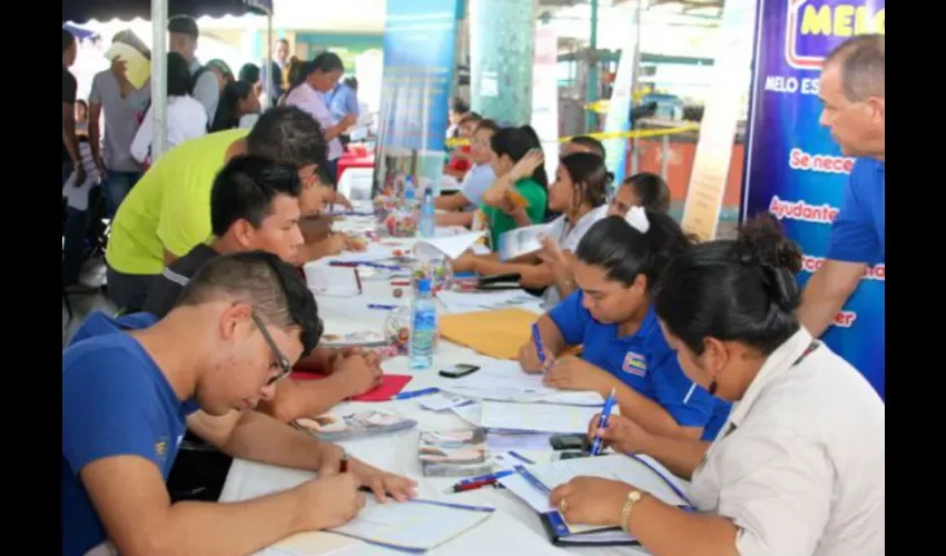 Foto ilustrativa de la feria de empleo. 