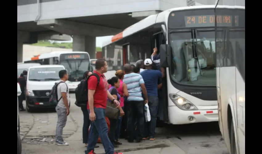 Foto ilustrativa de una unidad móvil de transporte. 