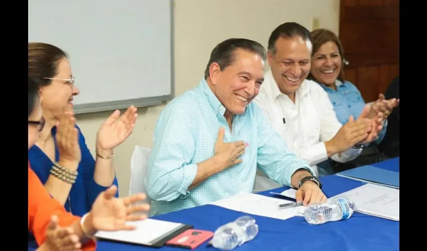 Foto ilustrativa de la reunión. 