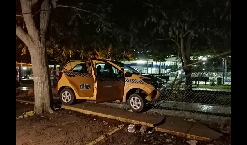 Foto ilustrativa del auto colisionado. 