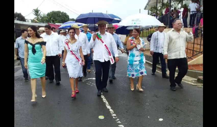 Foto ilustrativa del desfile cívico. 