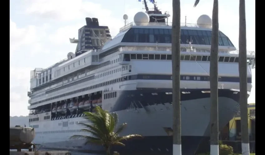 Foto ilustrativa de los cruceros por el Canal. 