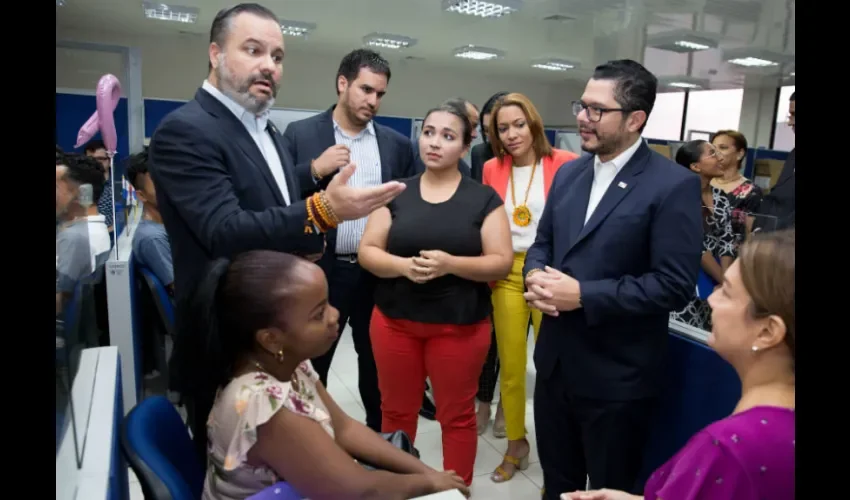 Foto ilustrativa de los participantes. 