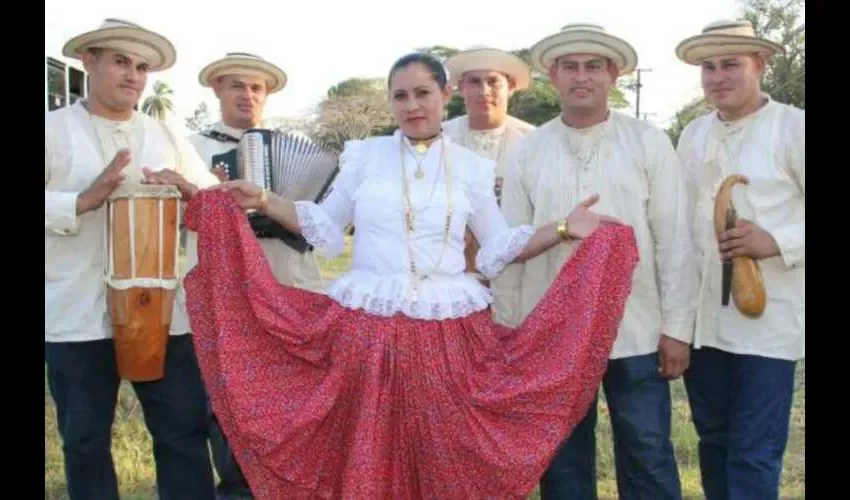 Son una agrupación musical que está llenando las expectativas en todas sus presentaciones. Tienen múltiples anécdotas que contar y se las gozan, pues recordar es vivir. 