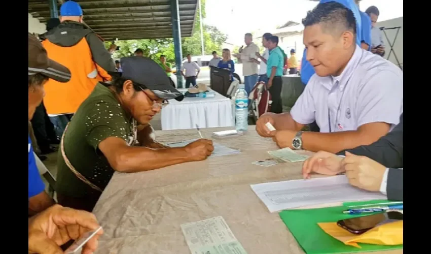 Foto ilustrativa de los controles. 