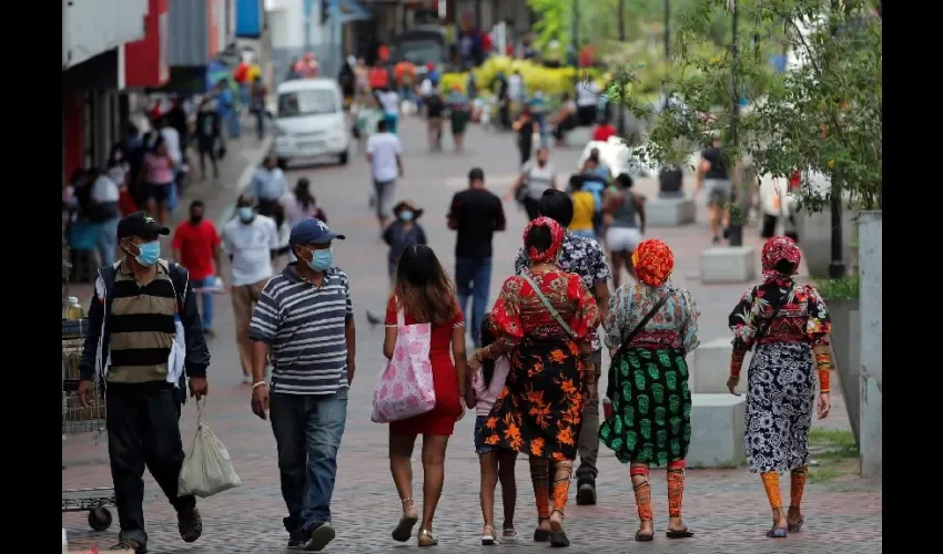 Foto ilustrativa de las mujeres en la ciudad. EFE 