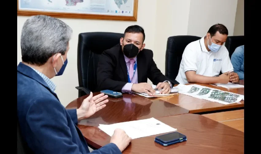 Foto ilustrativa de la reunión. 