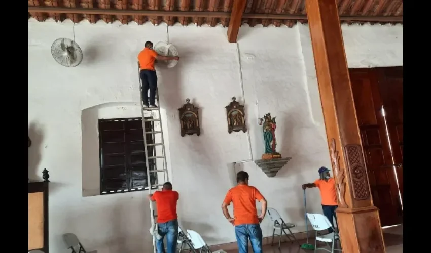 Foto ilustrativa de los trabajos realizados en la parroquia. 