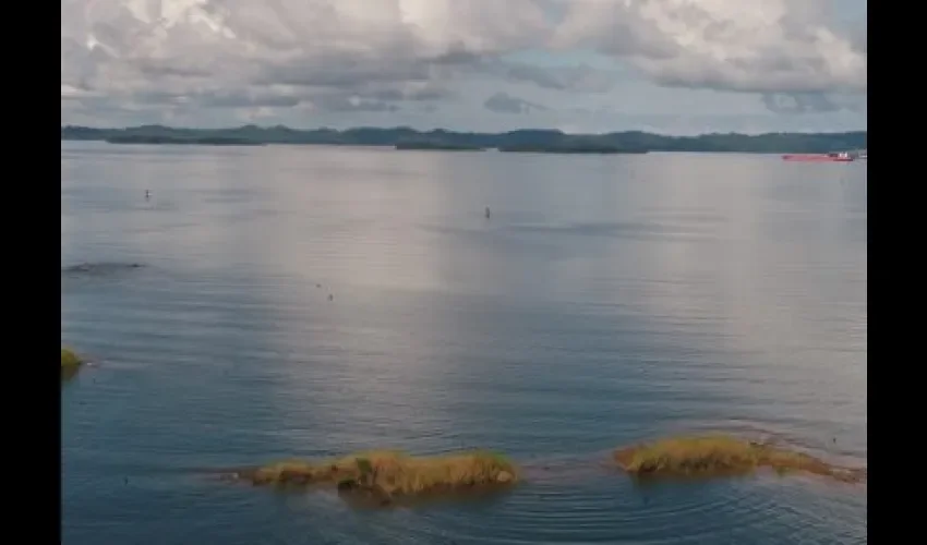 Foto ilustrativa de un lago. 