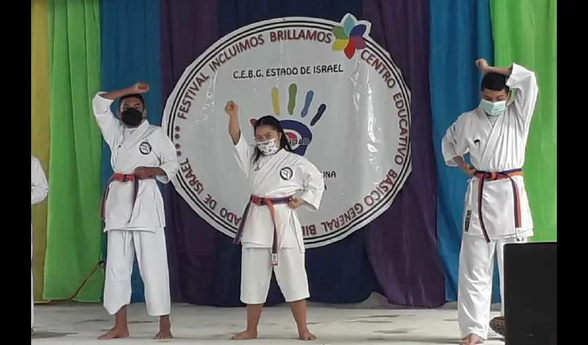 Más de 20 niños estuvieron en tarima demostrando sus diferentes talentos. Foto: Graciela Castilero