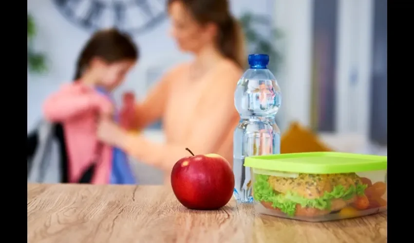 La merienda ideal debe ser un alimento que aporte saciedad, según especialistas en Nutrición. Foto ilustrativa / Freepik.