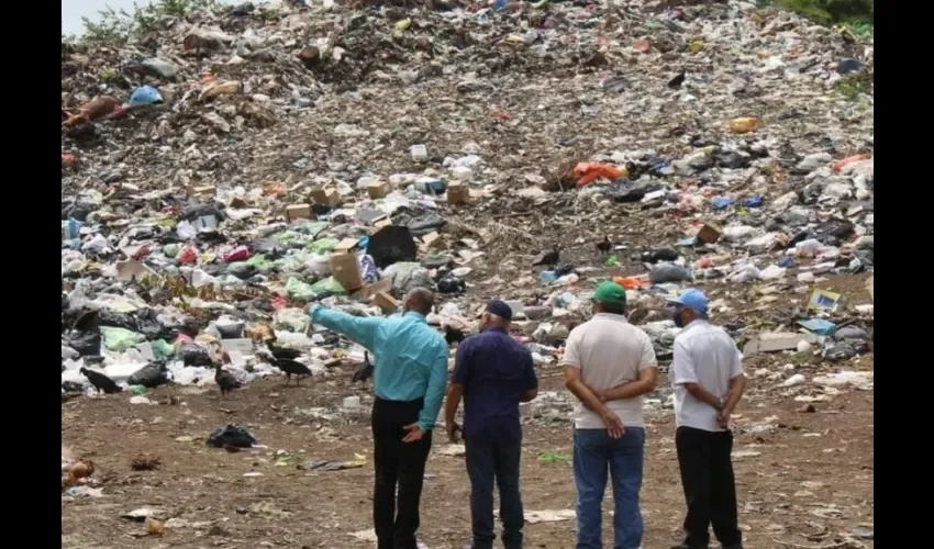 Foto ilustrativa de los basureros. 