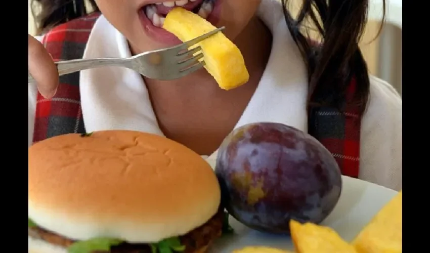 Es importante brindarle una buena alimentación a los niños. 