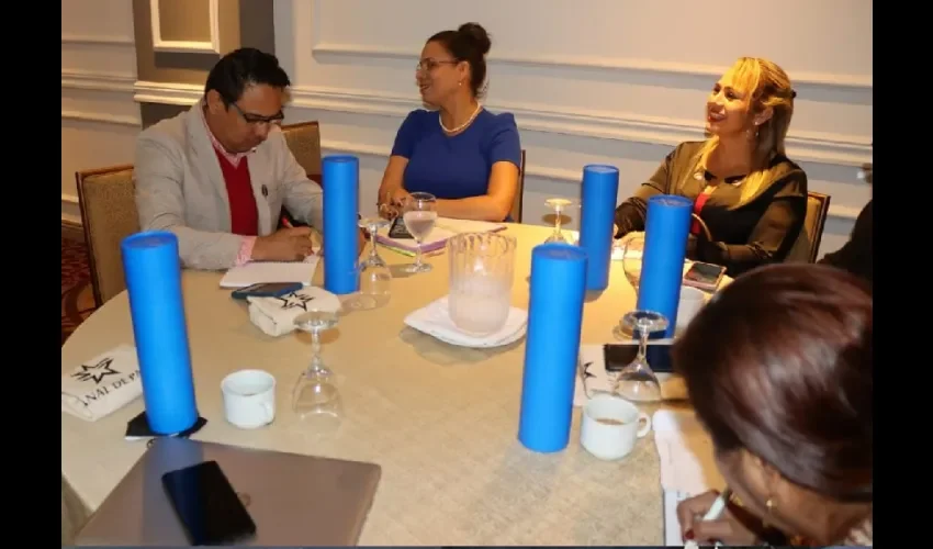 Vista de las participantes en la reunión. 