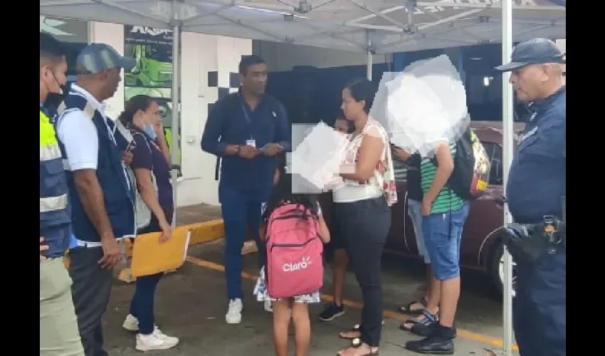 Vista de las personas entrevistadas por las autoridades. 