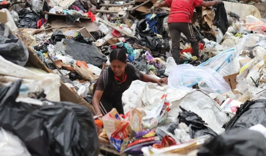 Vista de la zona de disposición de la basura. 