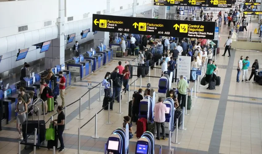 El aeropuerto mantiene sus puertas abiertas. 