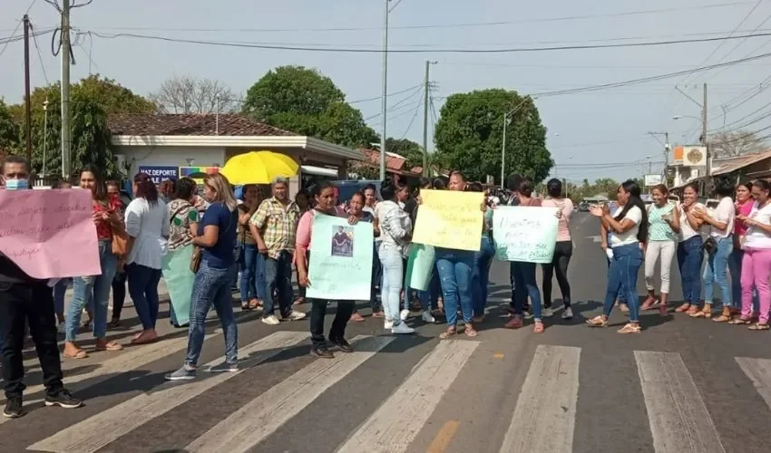 Los padres de familia quieren la devolución del dinero. 