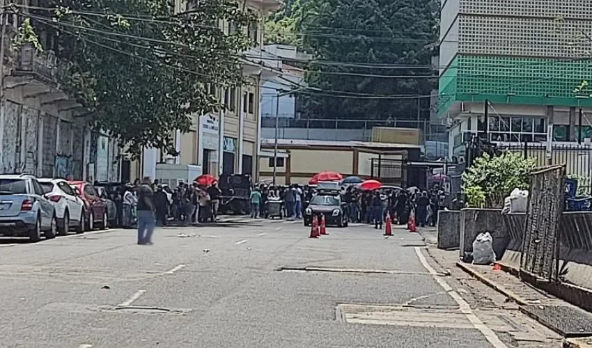 Vista del cierre de calle en la Asamblea. 