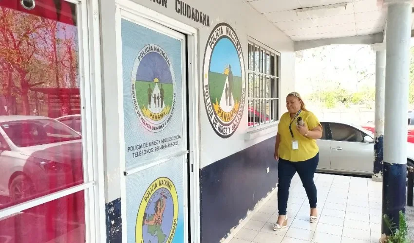 Vista de la estación de policía. 