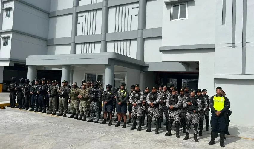 Agentes listos para ser parte del operativo. 