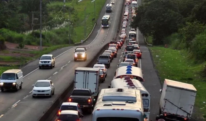 La vía se verá afectada por lo que se pide el uso de rutas alternas. 