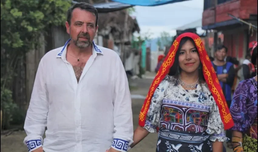 Luis R. Villafañe y Ana Blanco tuvieron un matrimonio tradicional guna./Foto: @loisiglesiasphoto
