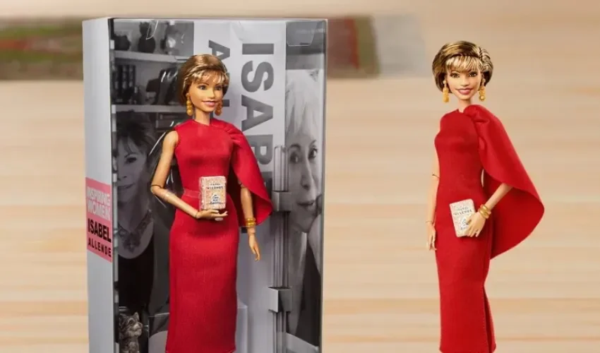 La escritora chilena Isabel Allende, ha inspirado una muñeca Barbie. EFE/ Mattel