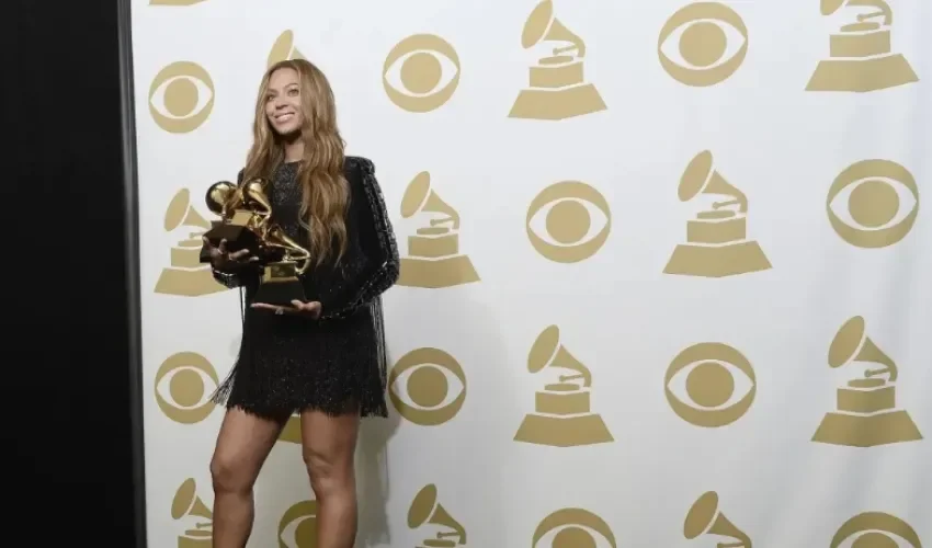 Beyoncé en la edición número 57 de los Grammys en 2015. EFE/EPA/PAUL BUCK