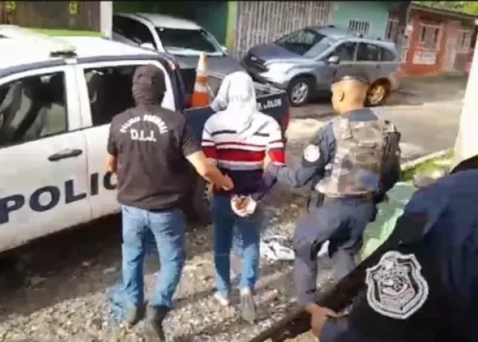 Vinculan a dos personas por el homicidio de taxista en Puerto Escondido 