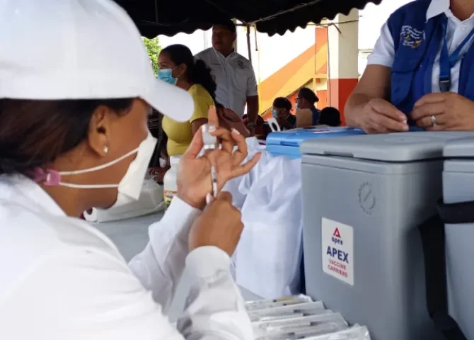  Niegan acceso a personal de vacunación en Panamá Oeste 