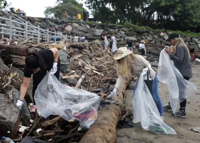  Dejan la rampa de Amador con otra apariencia; abundaba el plástico 