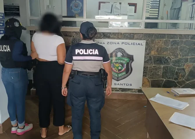  Atrapan a un mujer que mantenía condena de 90 meses de prisión por robo agravado en Guararé 